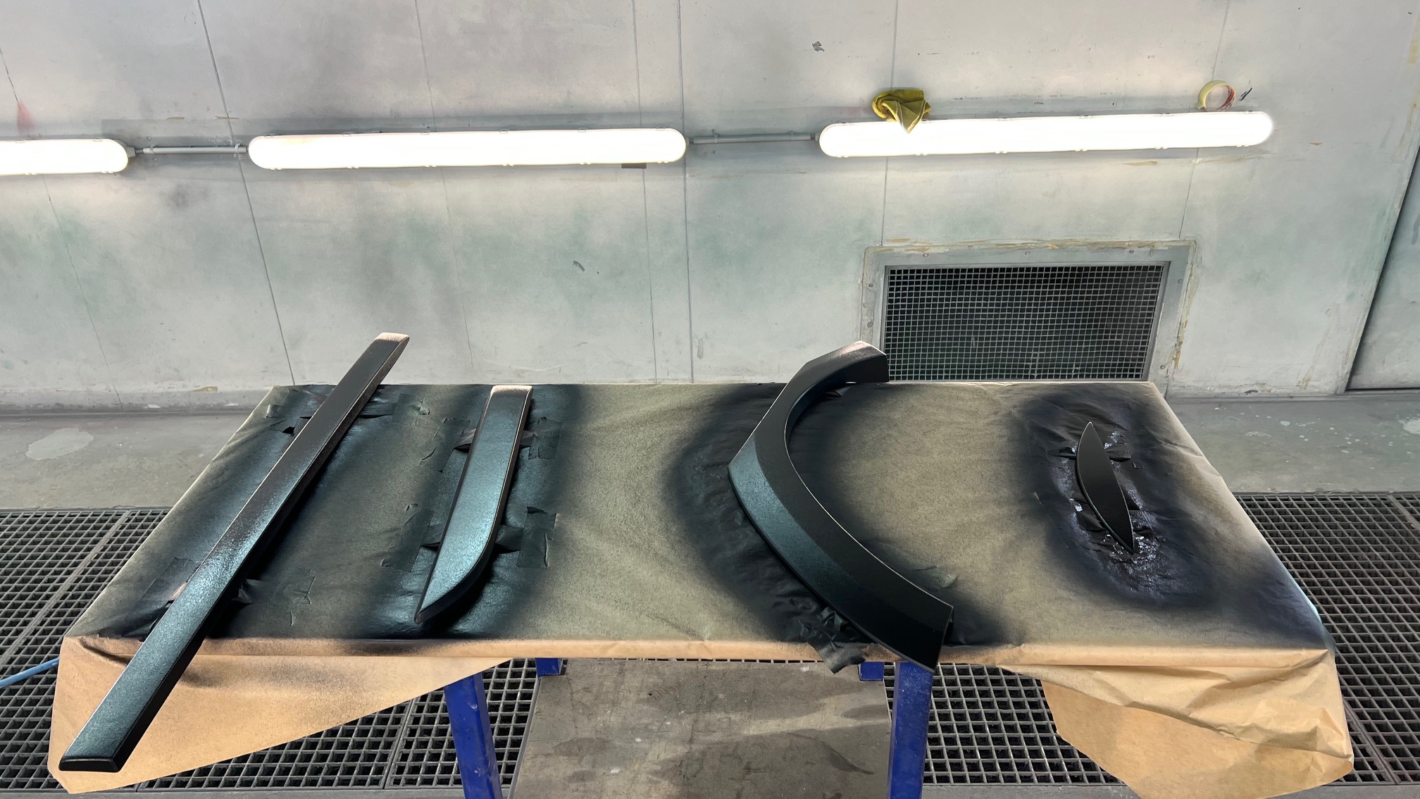 Peinture sur baguette de protection